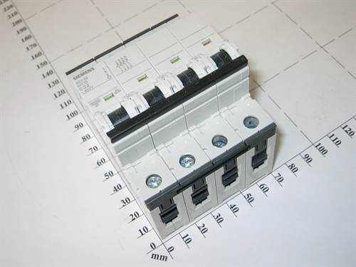 Circuit breaker, 3-P+N, C 32A